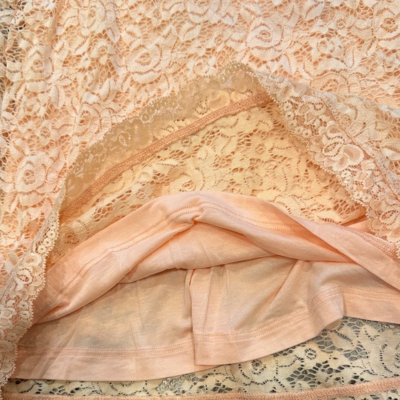 NWT BebeElegant Lace Dress in Peach - Picture 2 of 5